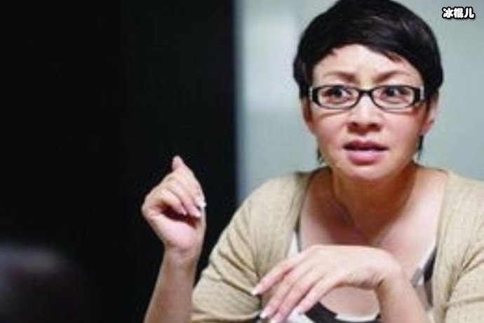 宋丹丹蔡明退出春晚,她们的情感经历更有看头