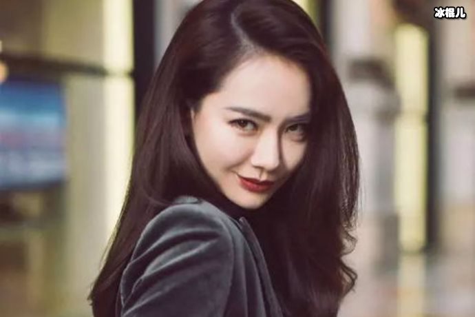 戚薇10年前旧照罕见曝光,素颜出镜颜值耐打正是长大后的lucky