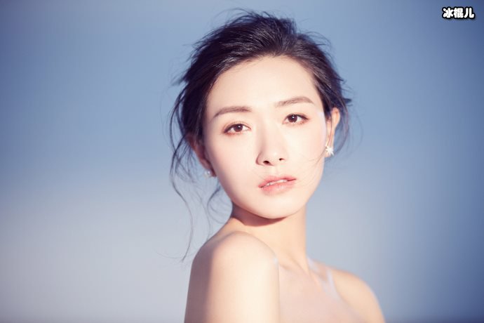 万茜情商很难评,表示很荣幸与何炅同台