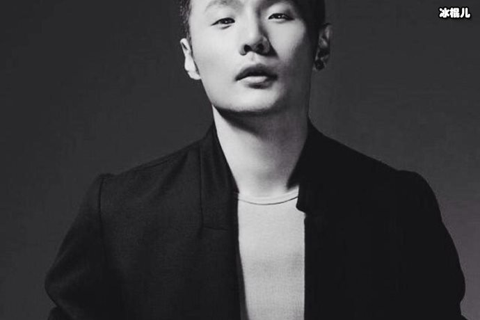 李荣浩被调侃没眼睛,本尊高情商回复