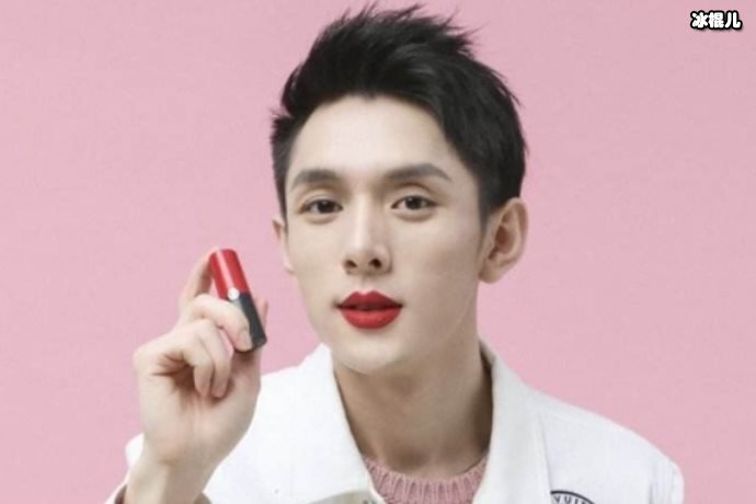 跳水皇后吴敏霞上李佳琦直播间,太紧张蹦出一句话李佳琦都懵了