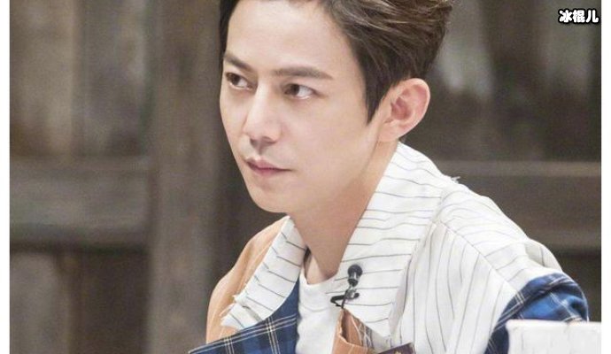 网曝何炅邀请肖战上节目引群骂,肖战发文恳求大家停止暴力