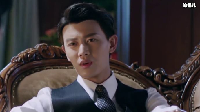 任嘉伦随妻子逛街,二人同框照片曝光相处模式太甜蜜曾说妻子