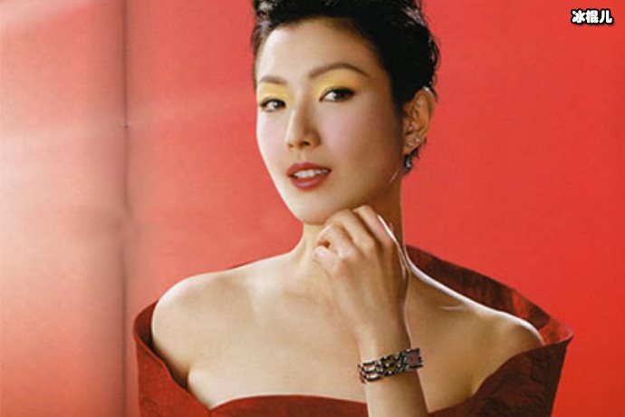 郑秀文表示与演戏相比自己更喜欢唱歌,如果粉丝希望会考虑多拍几