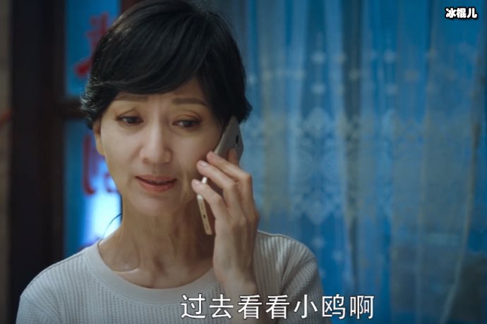 赵雅芝初五迎财神,一身红装吸引眼球平常心最重要