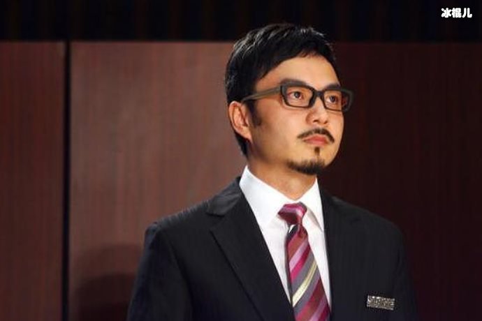 汪涵马伊琍路边摊被偶遇,年龄只差2岁精神状态却有天然之别