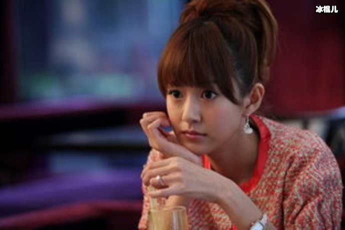 张子萱穿搭成模板两个孩子妈依旧少女感十足,谁看了都心动