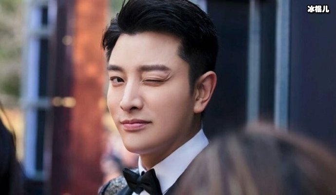 贾乃亮爬香山触景生情,曾经背一个女孩上山如今形单影只