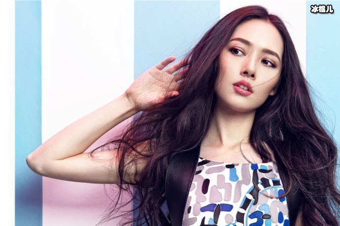 果然有钱就是豪气冲天,郭碧婷这次能把液体美甲带火吗