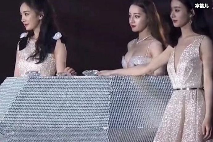 杨幂接受访谈认为演员再出众,留下的只有角色和作品