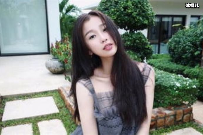 虞书欣活泼可爱三观正,认认真真做自己和赵小棠相处融洽