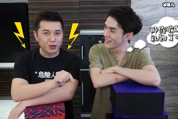 李云迪李佳琦直播上演狗狗钢琴教学,工作人员要never的狗毛