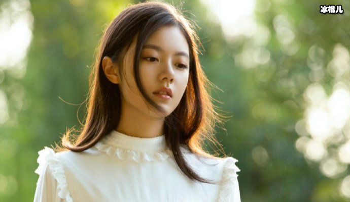 赵今麦的打扮令人惊艳,然而网友直呼行李箱才是最大看点