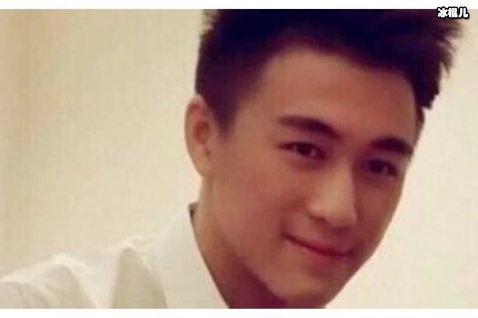 何猷君七夕不秀恩爱晒“忍”字,豪门少爷性情多变疑似有所内涵