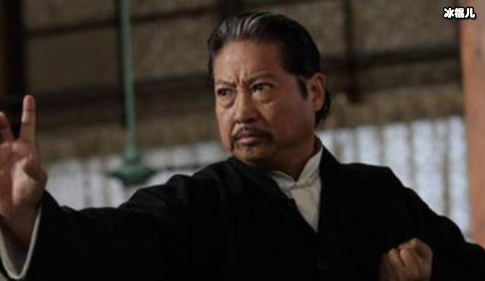 洪金宝下厨做菜,不仅身材变瘦气色也好了很多