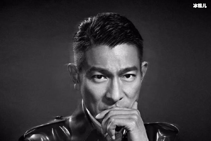 杨坤商演被喊刘德华,现场一度十分尴尬杨坤反应成亮点