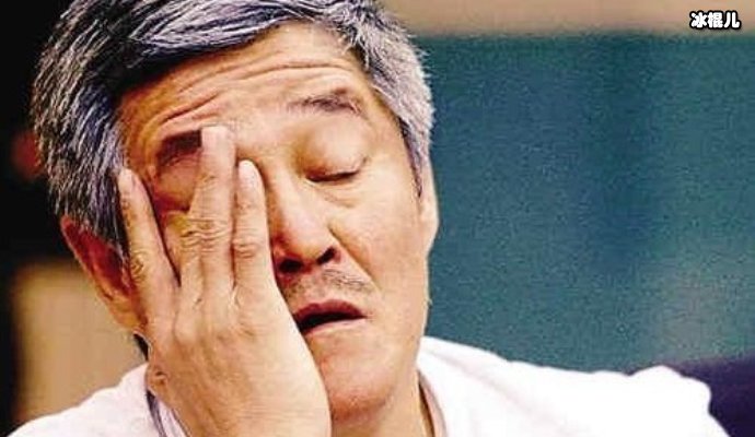 葛淑珍是赵本山的第一任妻子,平凡的女人对待生活只剩坚强