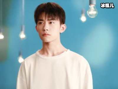 易烊千玺新歌登上榜首，商业价值最高一个月拿下三个代言