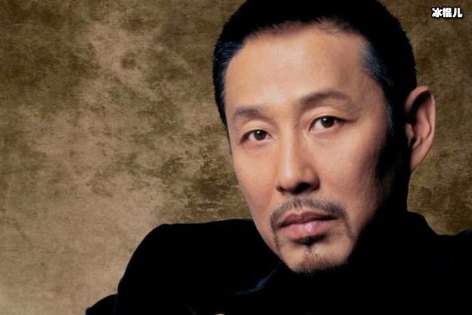 老戏骨陈道明也会有如此动作,网友:太真实了