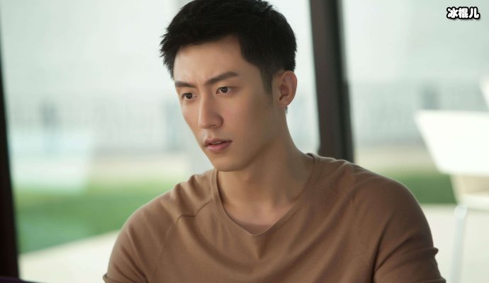 黄景瑜被李一桐反超票房不甘心,新电影秒上热搜皇族果然厉害