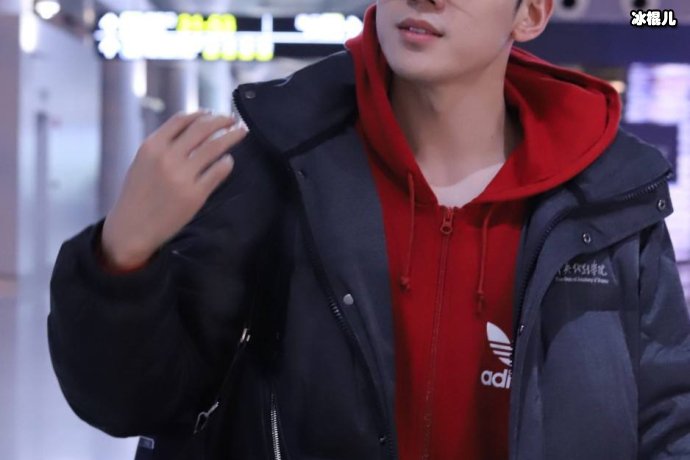 仝卓咬住郑云龙不放,这么做的他真的不打算回到娱乐圈了吗