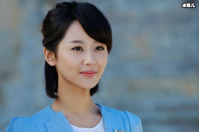 杨紫新代言图效仿刘亦菲木兰妆丑出天际?网友:这个品牌的代言图不