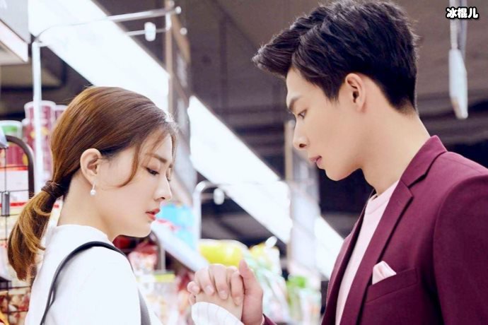 胡冰卿曝张铭恩挑唆自己对付徐璐的聊天记录,这样能洗白吗