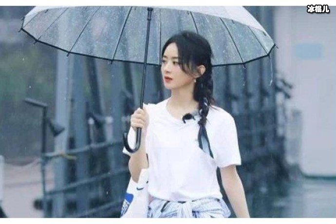 为什么从来没人得罪赵丽颖,看看她的后台就知道了