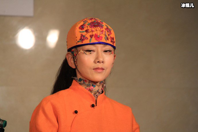 一顿火锅吃出大争论多名女星为杨丽萍站台,女权问题绝非儿戏