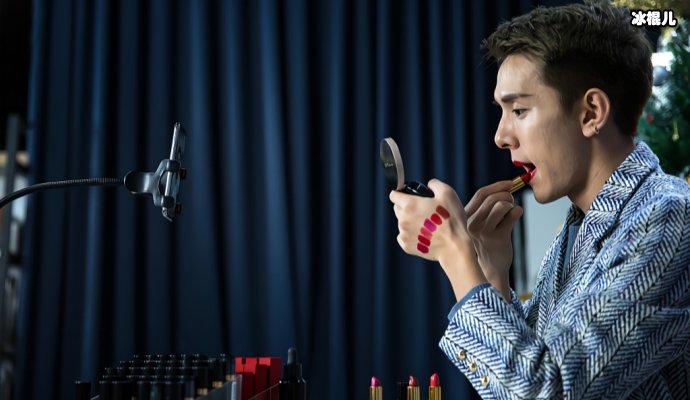 李佳琦保镖推人被群嘲,鞠婧祎、吴亦凡躺枪