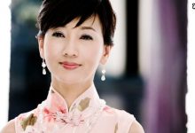 赵雅芝现身机场依然女神,穿衣打扮凸显时尚-捕鱼中文站