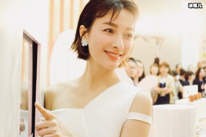 维嘉谈起职业危机泪流满面,吴昕反应很真实何炅坚持聚会有深意