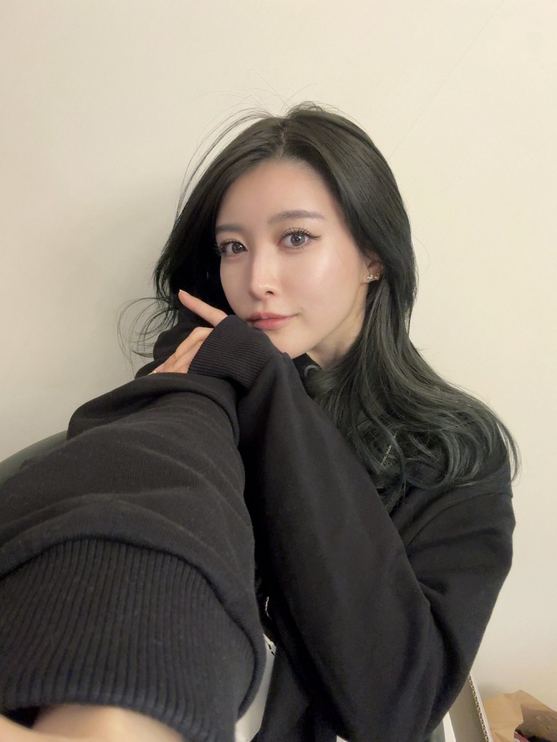 引退一年后….相沢みなみ(相泽南)向粉丝告白!