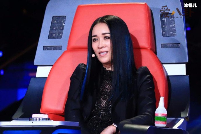 《浪姐2》成团夜那英疑似假唱, 网友疑惑这就是全开麦吗?