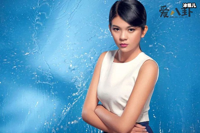 谈莉娜被记者问哭, 因十年前的一句言论被伤害现在?