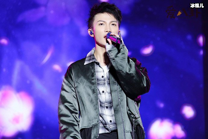 周深法国排队是什么梗? 起底该梗由来原来都是脸盲惹的祸