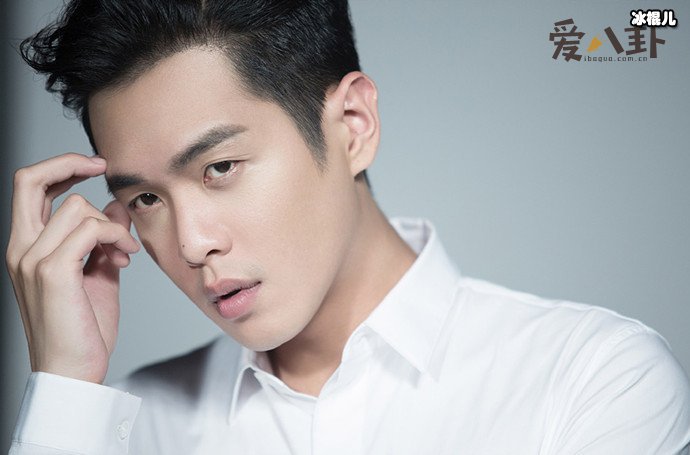 张若昀和继母刘蓓关系怎么样? 刘蓓为啥没参加张若昀婚礼