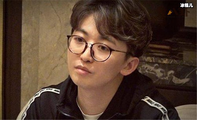 跑男导演姚译添结婚了吗? 颜值超高被网友喊话出道