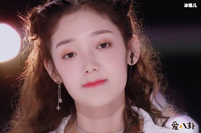 希林娜依高两次落选. 这届导师被骂太双标!