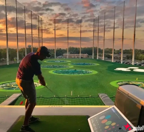 大发体育-看老虎伍兹打室内高尔夫,爽吗,大发助力你的致富之路!