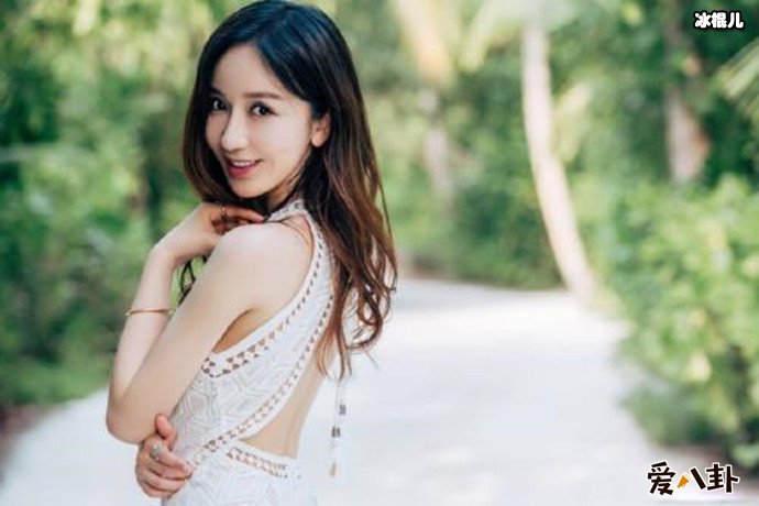 娄艺潇被曝与神秘男K歌后同回家 娄艺潇与李川分手了?