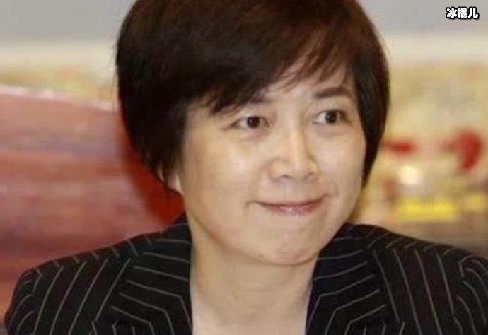 扒名嘴主持人黄智贤家庭背景不简单!黄智贤个人资料 !