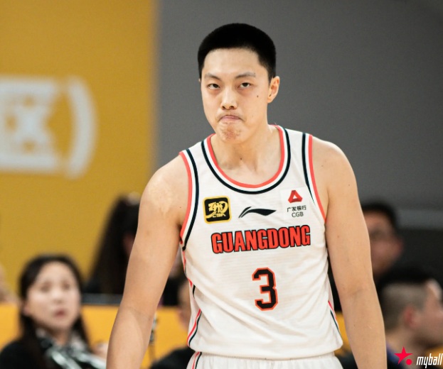 大发体育-胡明轩被驱逐原帅29分 广东不敌山西总分0-2落后，大发助力你的致富之路！