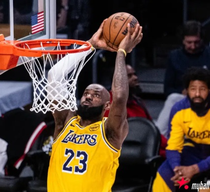 迈博体育:詹姆斯执行下赛季球员选项 生涯第23年创纪录