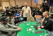 【EV扑克】WSOP主赛事“拖时间门”：为躺赚2万美金，他磨了整整17分钟-捕鱼中文站